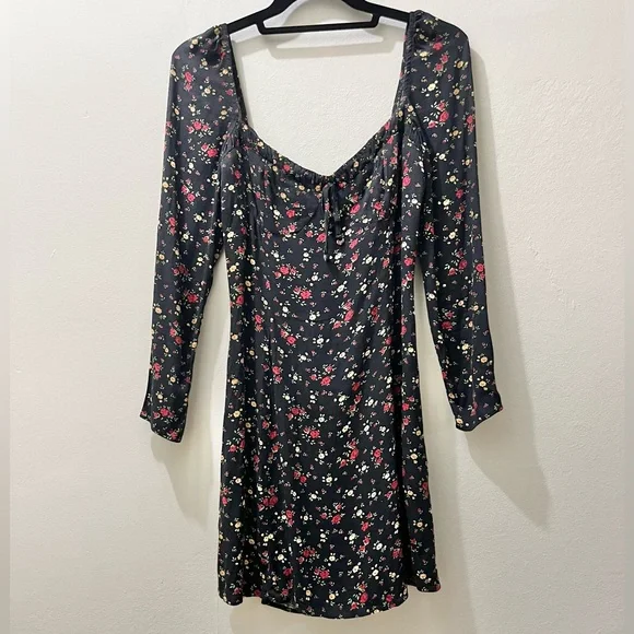 Reformation Sydney Dress in Rebecca, Size 6 - Picture 1 of 12